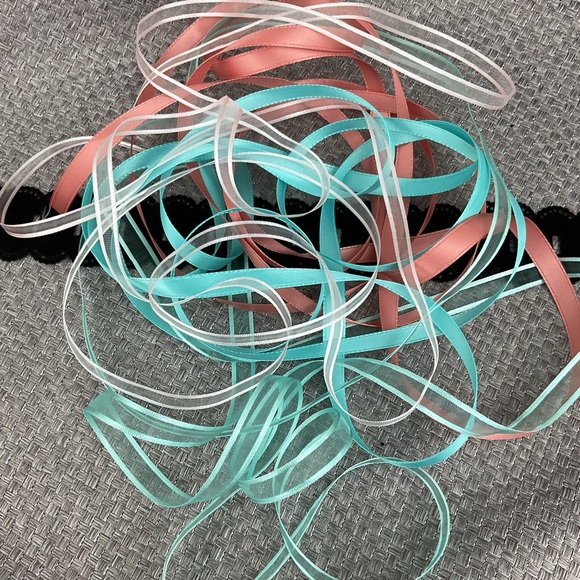 Black flocked scalloped trim with satin ribbon to lace through 13 yards - Picture 6 of 10